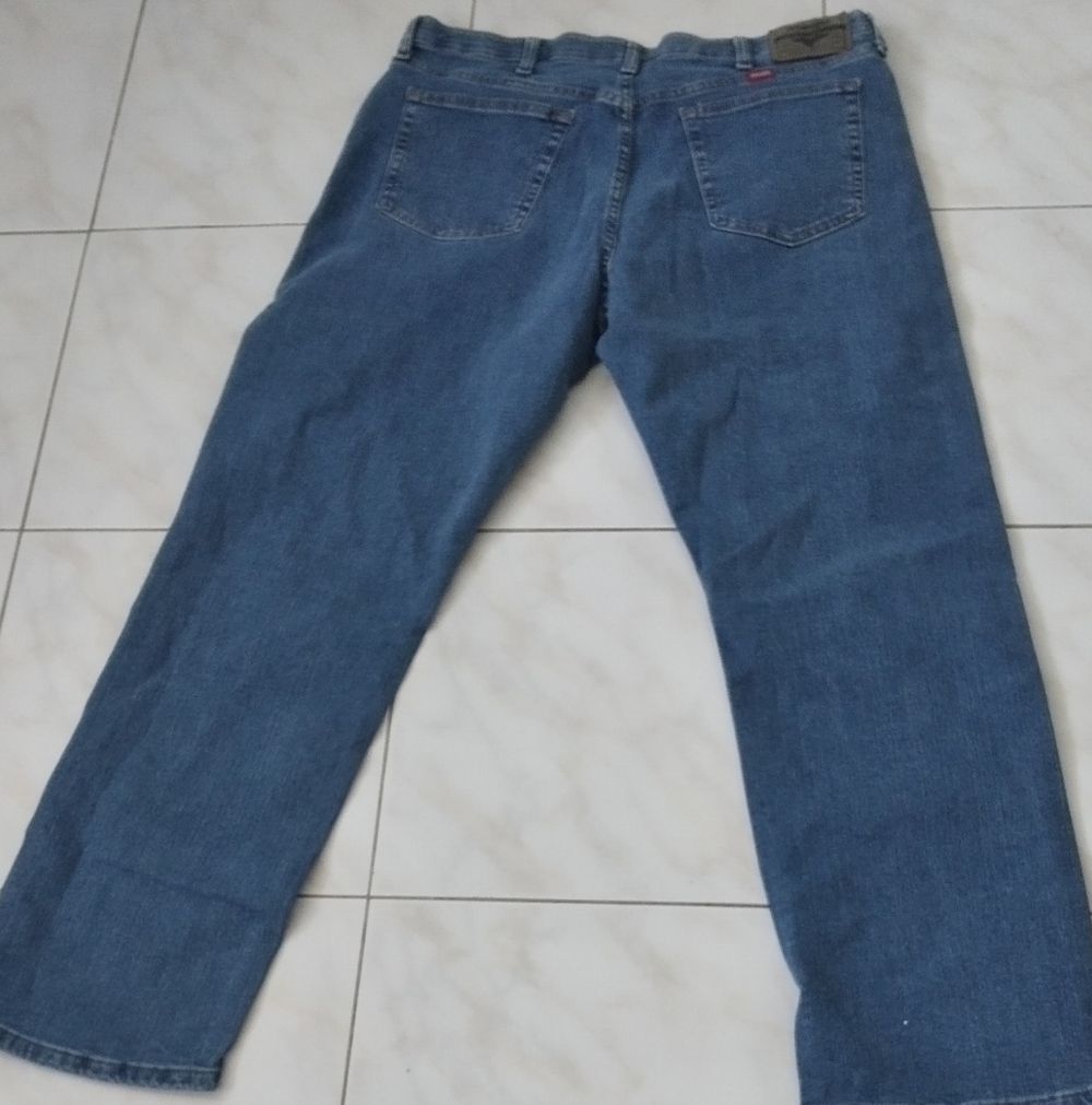 Wrangler Relaxed Fit Men's Denim Jeans